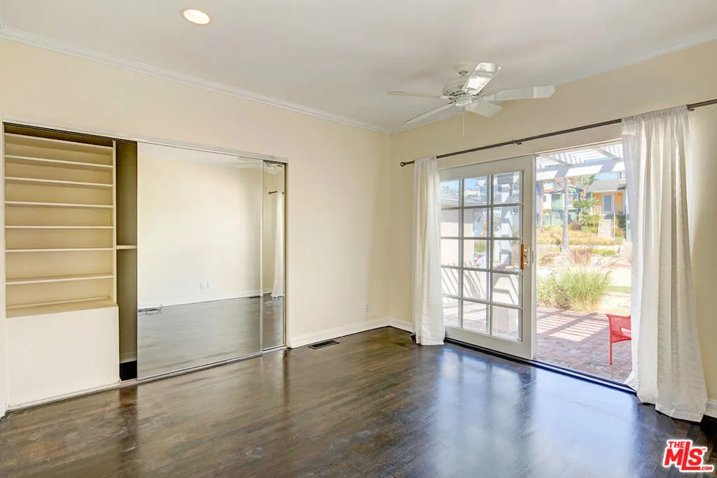 7009 Rindge Avenue, Playa Del Rey, California 90293 home-pic-16